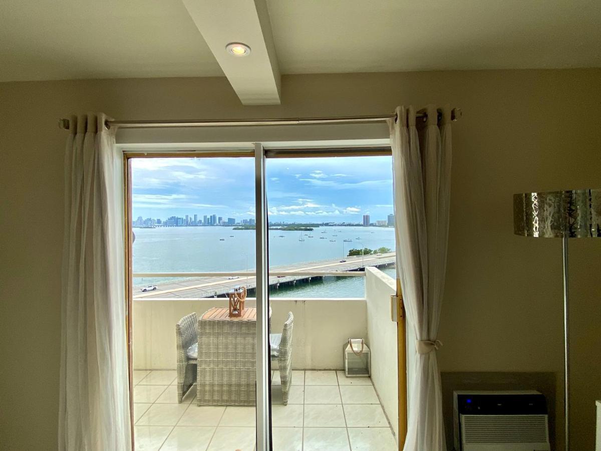 Premium Modern Waterfront Apartment With Miami Skyline View On The Bay 5 Mins Drive To Miami Beach With Free Parking Eksteriør bilde