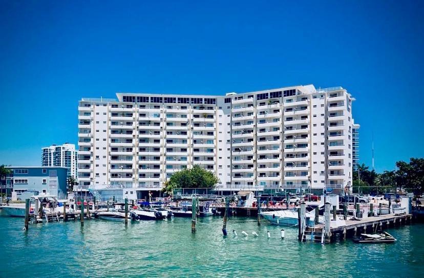 Premium Modern Waterfront Apartment With Miami Skyline View On The Bay 5 Mins Drive To Miami Beach With Free Parking Eksteriør bilde